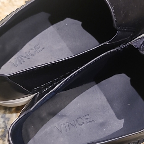 Vince black leather slip on sz.8.5 M.. (#1104) EC. - Picture 8 of 11
